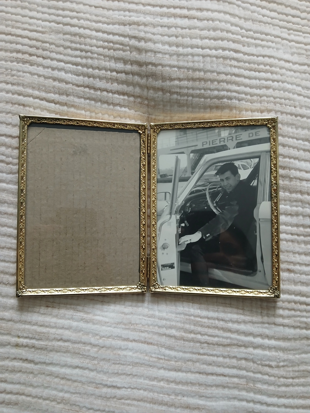 bifold picture frame "double hinged photo frame"